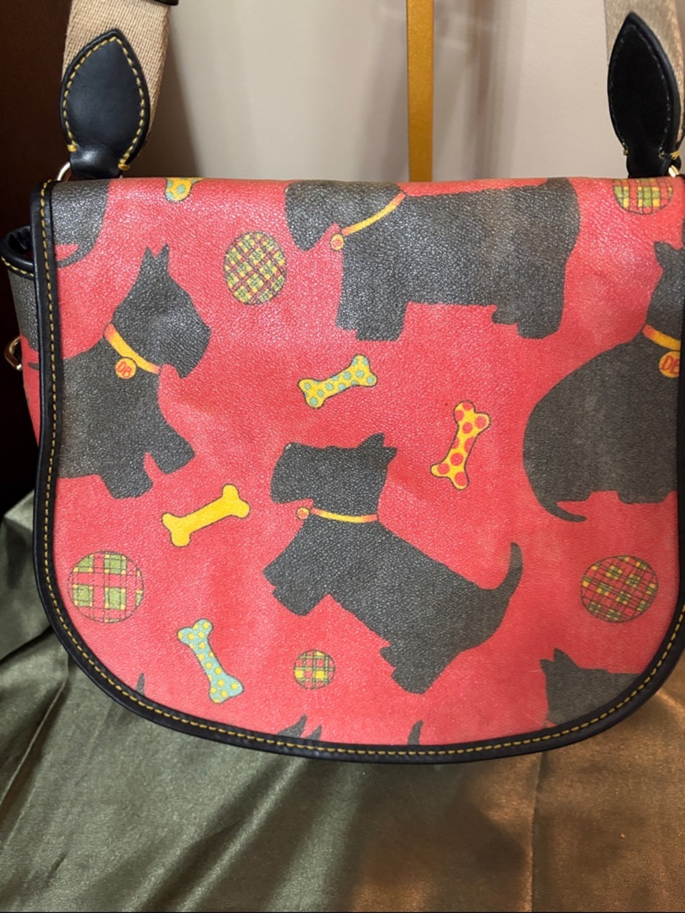 Dooney and Bourke Black Scottie Dog Print crossbody flap bag Rare collectible! - Picture 2 of 13